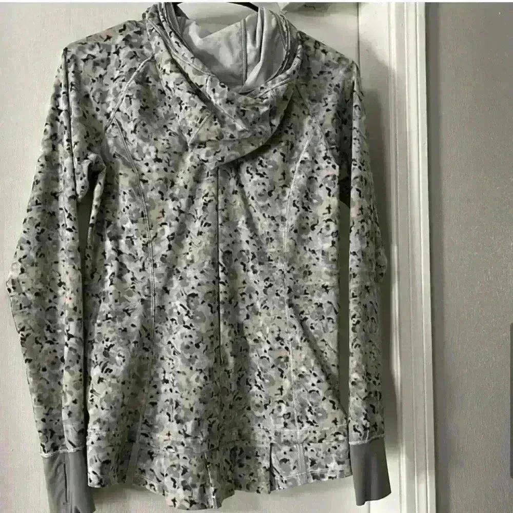 Lululemon lightened up pullover sweater - Picture 4 of 9